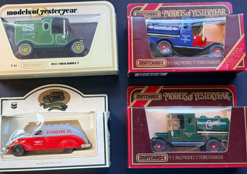 Lot diecast trucks - lot,
